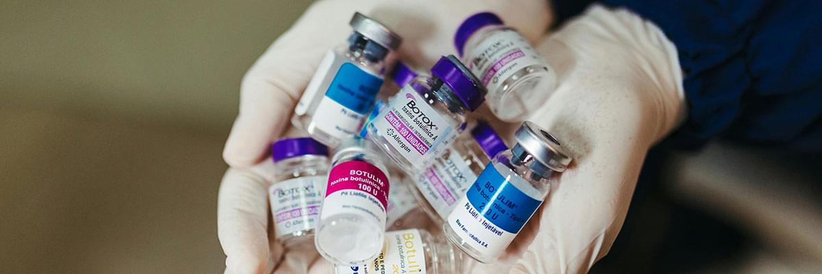 botox vs fillers< difference between botox and fillers, anti-wrinkle treatment options, cosmetic injectables explained